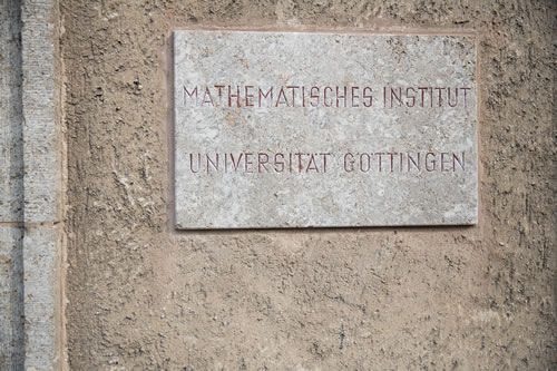 Foto: Schild "Mathematisches Institut"